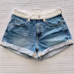 PacSun Mom Short w/ White Waistband - Size 24